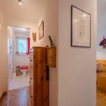 公寓 Latschüel By Vacations, Familienwohnung Im Zentrum Mit Privatparkplatz