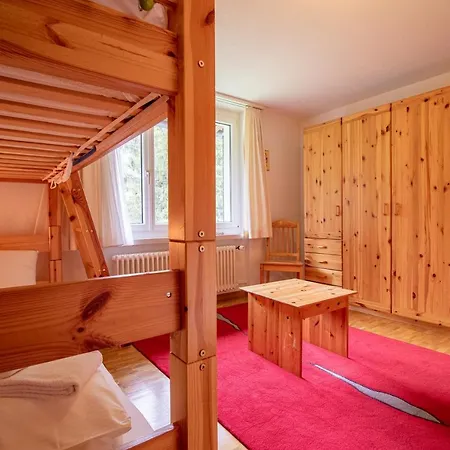 Apartment Latschüel By Vacations, Familienwohnung Im Zentrum Mit Privatparkplatz Arosa