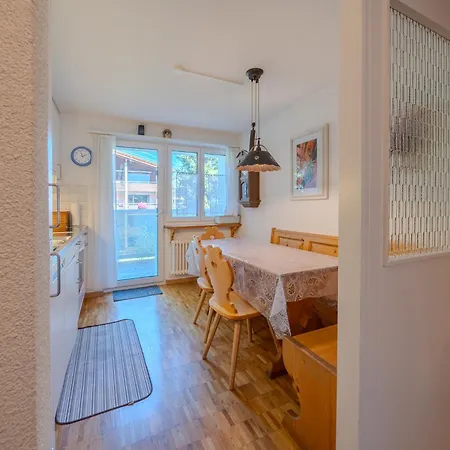Latschüel By Vacations, Familienwohnung Im Zentrum Mit Privatparkplatz Apartment