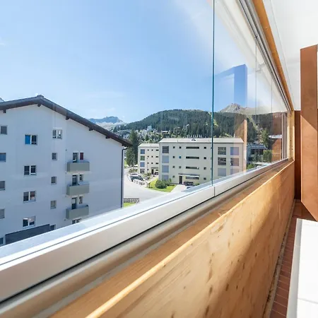 Latschüel By Vacations, Familienwohnung Im Zentrum Mit Privatparkplatz Apartmán *