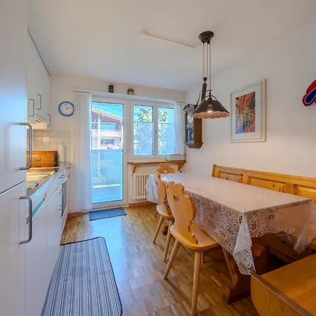 Latschüel By Vacations, Familienwohnung Im Zentrum Mit Privatparkplatz アパート